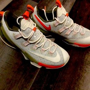 Nike 9.5 green white mens